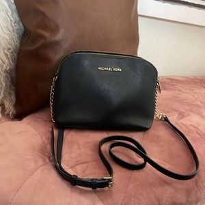 Black small Micheal kors purse
